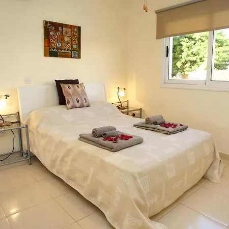 Sirena Lighthouse 1, A Wonderful Sea View With Netflix Apartment Paphos